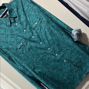 Ladies teal paisley button down shirt